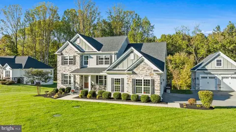 Exterior - 5908 Candace Dr, Lothian, MD 20711 photo 8 of 21