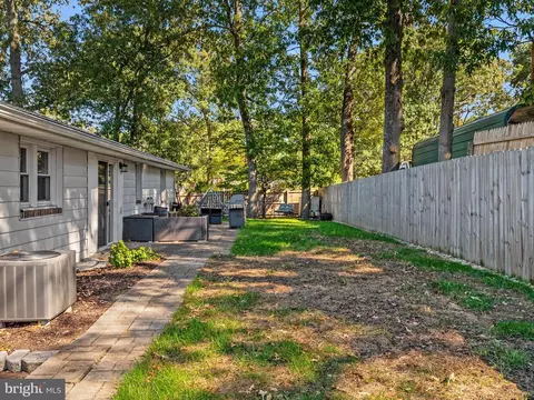 Exterior - 105 Chestnut St E, Pasadena, MD 21122 photo 4 of 10