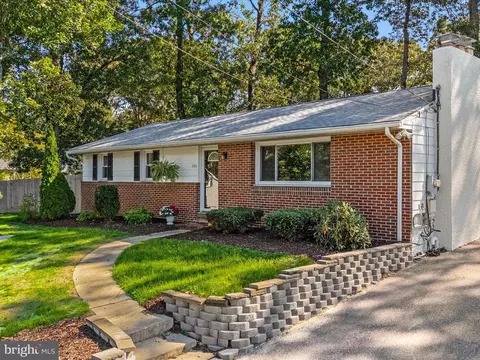 Exterior - 105 Chestnut St E, Pasadena, MD 21122 photo 8 of 10