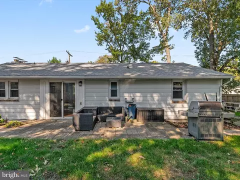 Exterior - 105 Chestnut St E, Pasadena, MD 21122 photo 6 of 10