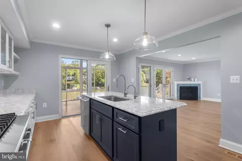 Kitchen - 975 Phillips Dr, Arnold, MD 21012 photo 2 of 4