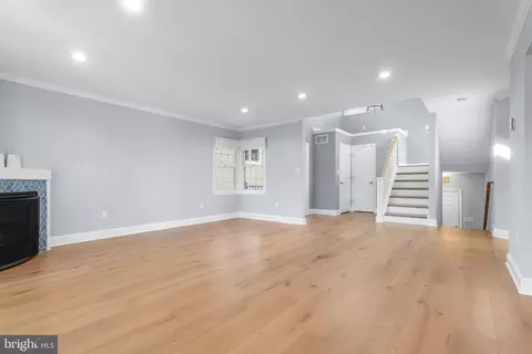 Living - 975 Phillips Dr, Arnold, MD 21012 photo 1 of 6
