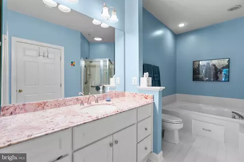 Bath - 344 Colony Point Pl, Edgewater, MD 21037 photo 1 of 4