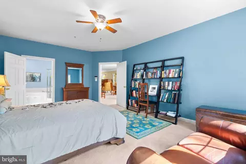 Bedroom - 344 Colony Point Pl, Edgewater, MD 21037 photo 4 of 6
