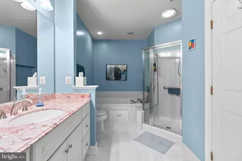 Bath - 344 Colony Point Pl, Edgewater, MD 21037 photo 2 of 4