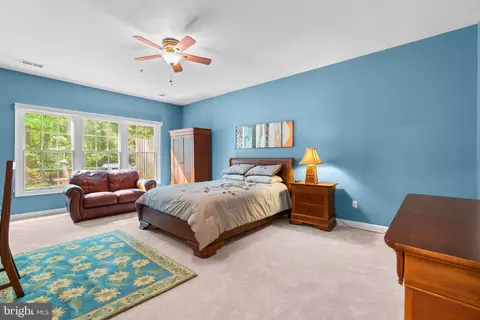 Bedroom - 344 Colony Point Pl, Edgewater, MD 21037 photo 1 of 6