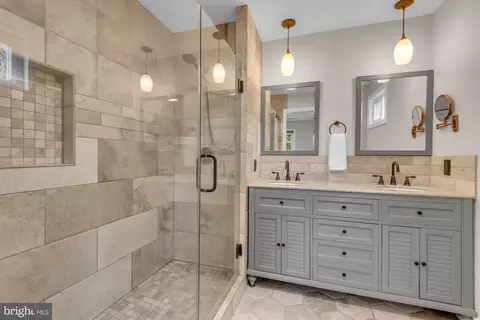 Bath - 3057 Perch Dr, Riva, MD 21140 photo 1 of 2