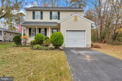 7991 Pauls Dr, Glen Burnie, MD 21060