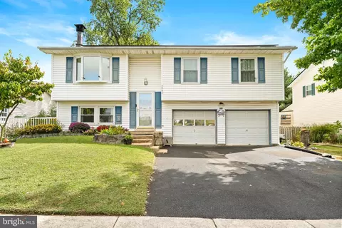 7907 Stonehearth Rd, Severn, MD 21144