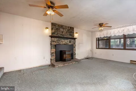 Living - 1872 Cedar Rd, Pasadena, MD 21122 photo 3 of 7