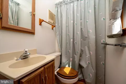 Bath - 1872 Cedar Rd, Pasadena, MD 21122 photo 2 of 2