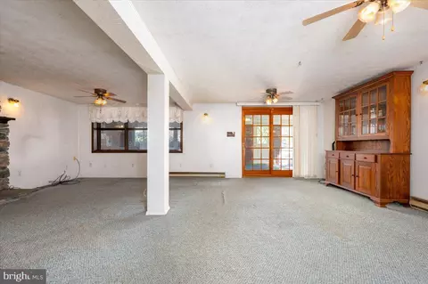 Living - 1872 Cedar Rd, Pasadena, MD 21122 photo 4 of 7