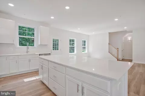 Entry Way - 404 Warwick, Edgewater, MD 21037 photo 2 of 10
