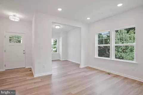 Living - 404 Warwick, Edgewater, MD 21037 photo 1 of 3
