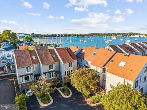 48 Chesapeake Lndg, Annapolis, MD 21403