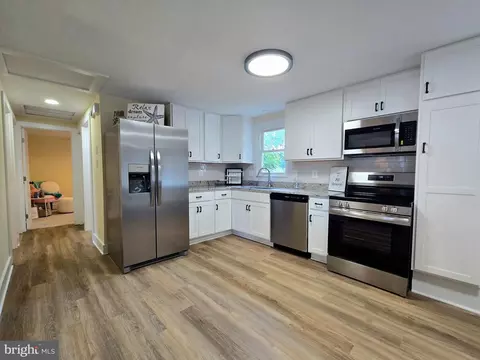 Kitchen - 234 Arundel Rd, Pasadena, MD 21122 photo 1 of 2