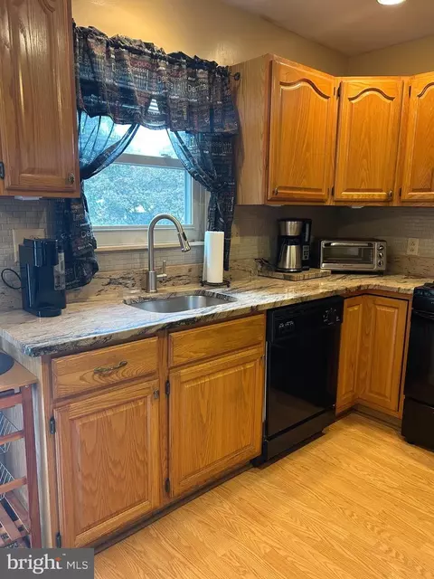 Kitchen - 7842 Outing Ave, Pasadena, MD 21122 photo 1 of 2