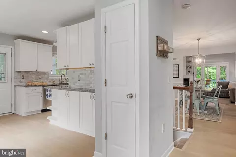 Entry Way - 1961 Sigfrid Ct, Annapolis, MD 21401 photo 4 of 4