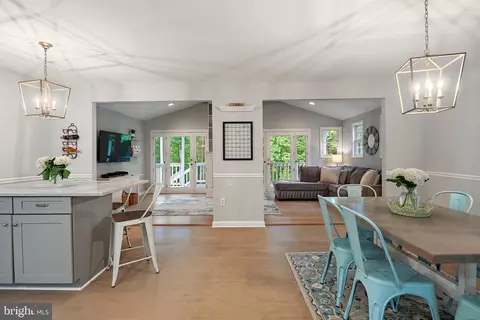 Entry Way - 1961 Sigfrid Ct, Annapolis, MD 21401 photo 3 of 4