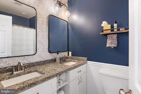 Bath - 1961 Sigfrid Ct, Annapolis, MD 21401 photo 2 of 2