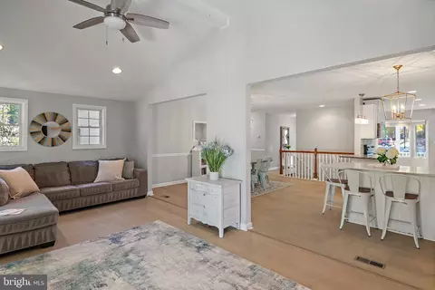 Entry Way - 1961 Sigfrid Ct, Annapolis, MD 21401 photo 2 of 4
