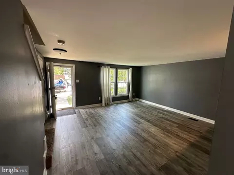 Living - 719 Willowby Run, Pasadena, MD 21122 photo 1 of 3