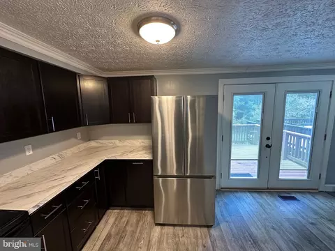Kitchen - 719 Willowby Run, Pasadena, MD 21122 photo 3 of 4
