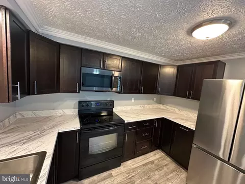 Kitchen - 719 Willowby Run, Pasadena, MD 21122 photo 4 of 4