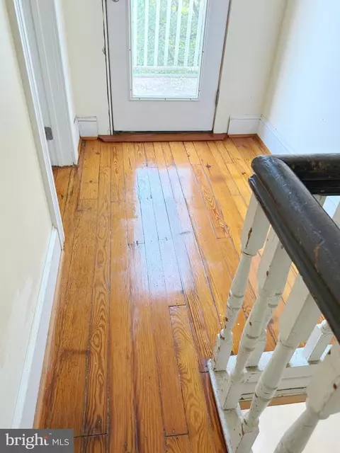 Entry Way - 34 Lafayette Ave, Annapolis, MD 21401 photo 5 of 5