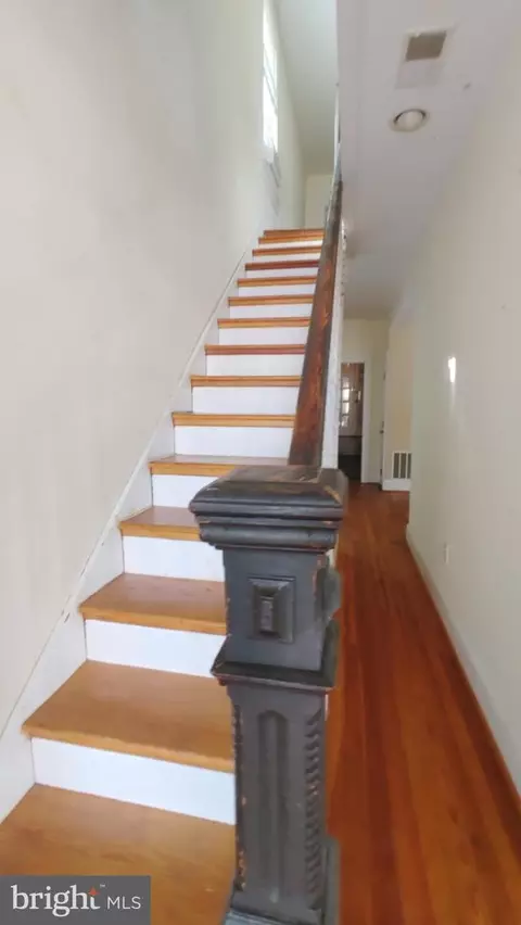 Entry Way - 34 Lafayette Ave, Annapolis, MD 21401 photo 3 of 5