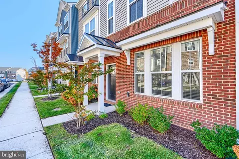 1815 Iris Ln, Hanover, MD 21076 photo 1