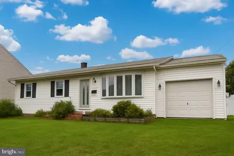 307 Cloverhill Rd, Pasadena, MD 21122 photo 1