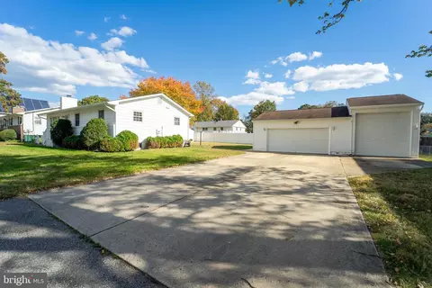 865 Hillside Ave, Edgewater, MD 21037