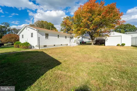 Exterior - 865 Hillside Ave, Edgewater, MD 21037 photo 2 of 2