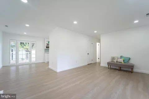 Living - 865 Hillside Ave, Edgewater, MD 21037 photo 2 of 2