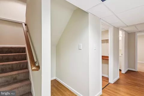 Entry Way - 1003 Mastline Dr, Annapolis, MD 21401 photo 3 of 4
