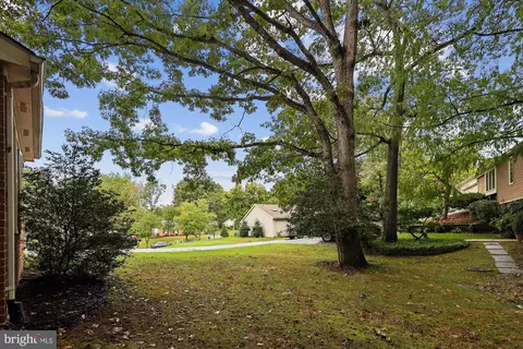 Exterior - 1003 Mastline Dr, Annapolis, MD 21401 photo 6 of 15