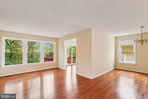 Living - 1003 Mastline Dr, Annapolis, MD 21401 photo 1 of 5
