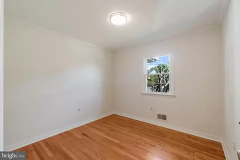 210 Oak Dr, Pasadena, MD 21122 photo 21