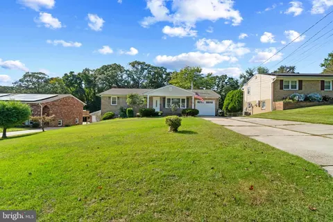 210 Oak Dr, Pasadena, MD 21122