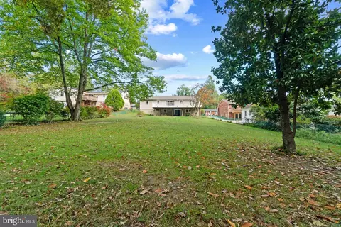 210 Oak Dr, Pasadena, MD 21122 photo 35