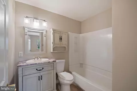 210 Oak Dr, Pasadena, MD 21122 photo 27