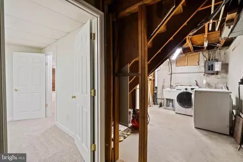 210 Oak Dr, Pasadena, MD 21122 photo 31
