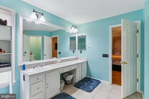 Bath - 3522 Forest Haven Dr, Laurel, MD 20724 photo 2 of 4