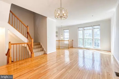 Living - 1217 Birchleaf Ct, Crofton, MD 21114 photo 4 of 7
