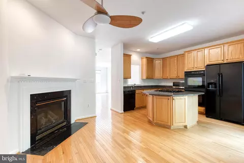 Kitchen - 1217 Birchleaf Ct, Crofton, MD 21114 photo 4 of 4