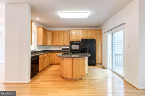 Kitchen - 1217 Birchleaf Ct, Crofton, MD 21114 photo 2 of 4