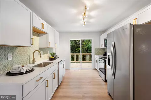 969 Tidewater Rd, Pasadena, MD 21122 photo 11