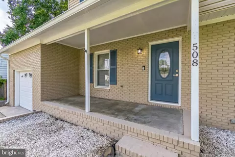 Exterior - 508 Harbor Dr, Annapolis, MD 21403 photo 2 of 4