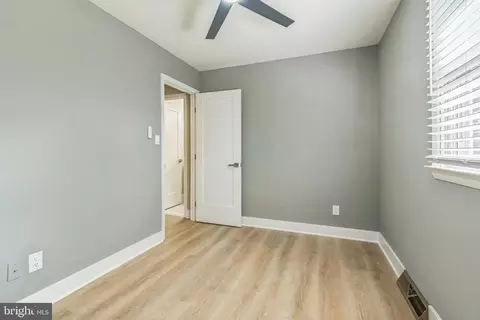 Entry Way - 508 Harbor Dr, Annapolis, MD 21403 photo 5 of 6